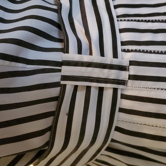 Classic sleeveless dress, very flattering.  100% cotton - Picture 8 of 8